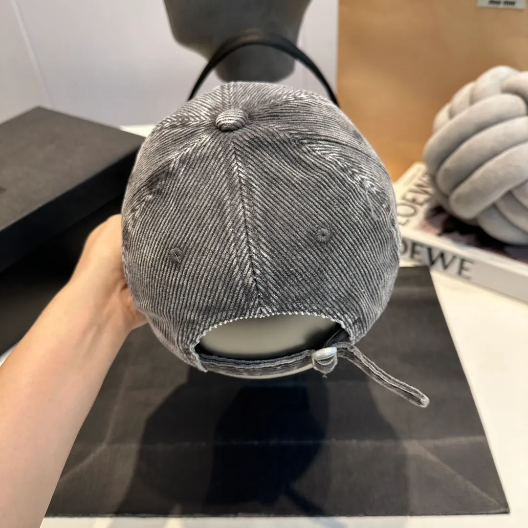 P50 Chrome Hearts 💓Early spring Korean style fashion retro distressed hole hat worn design versatile baseball cap peaked cap